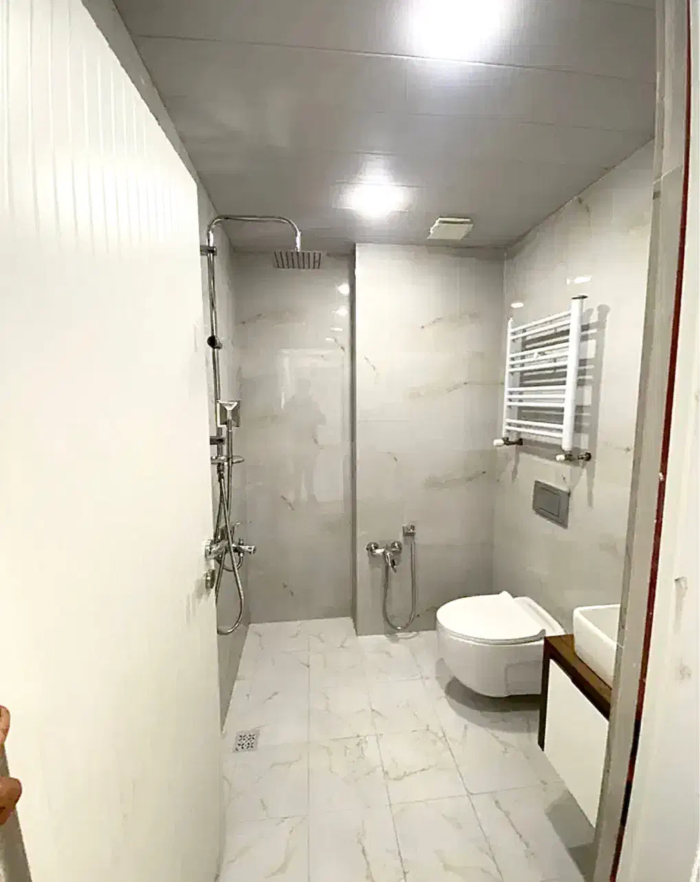 ۱۵۰ متر / خطی روبه آفتاب/سالن بزرگ-طبقه۱و۵