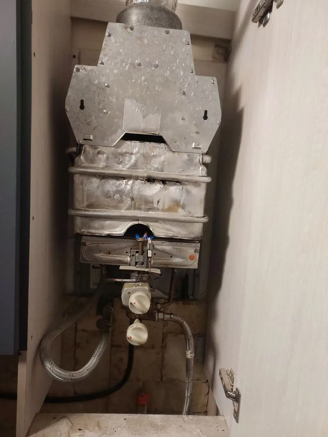 تعمیرسرویس آبگرمکن پکیج دیواری با ضمانت شش ماهه|خدمات پیشه و مهارت|تهران, ابوذر|دیوار