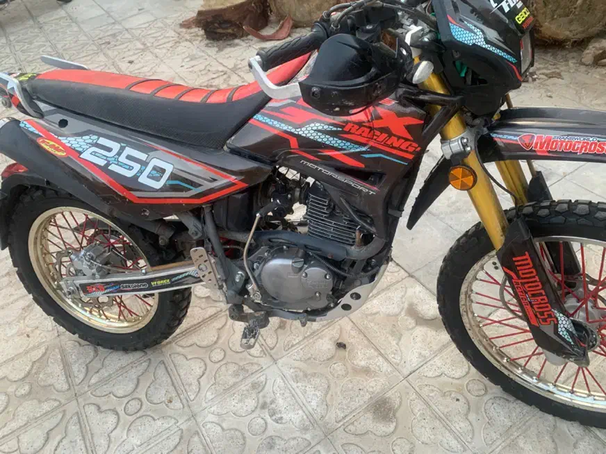 تریل روان|موتورسیکلت|شیراز, شریف‌آباد|دیوار