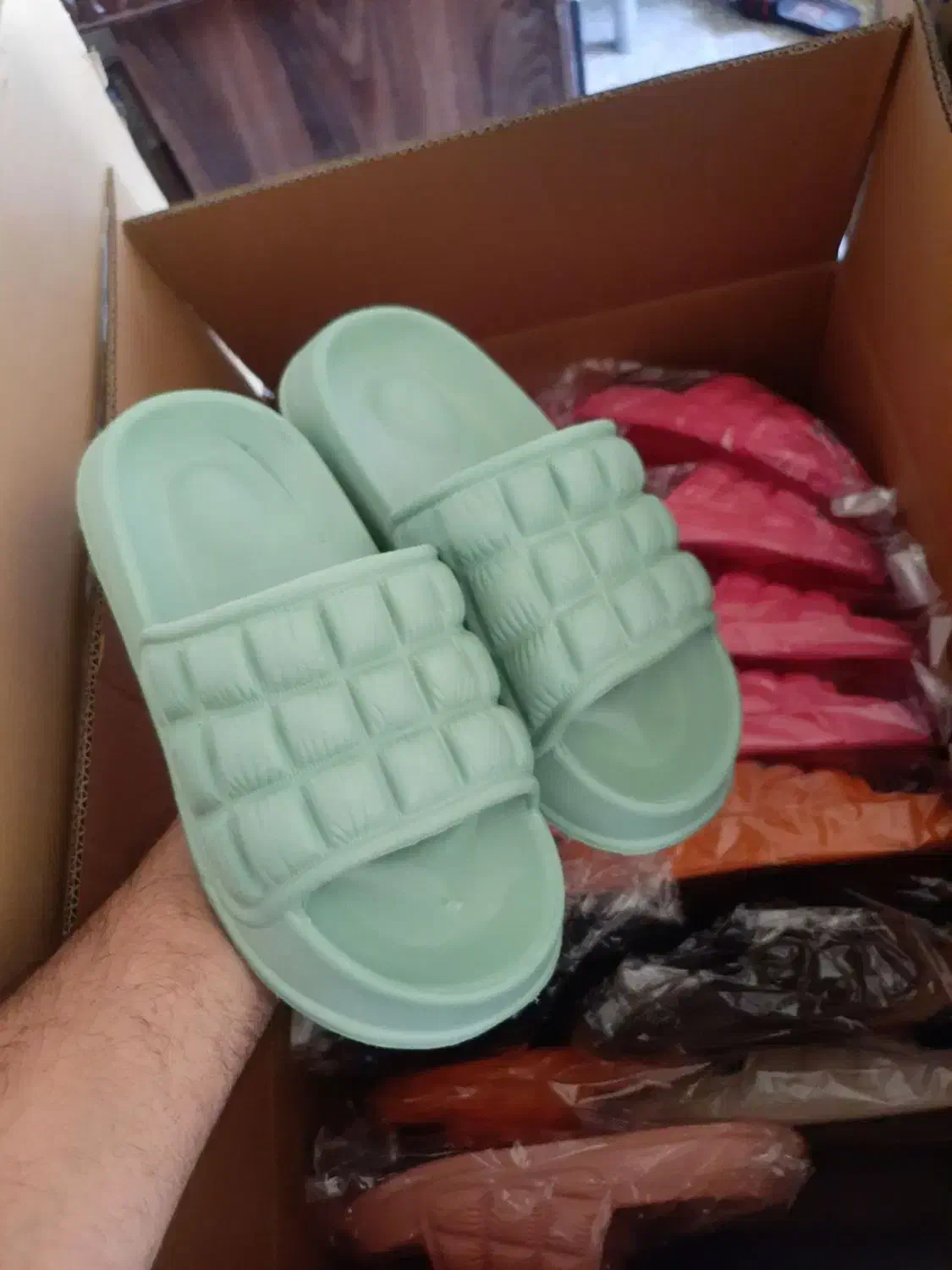 دمپایی|کیف، کفش، کمربند|زنجان, |دیوار