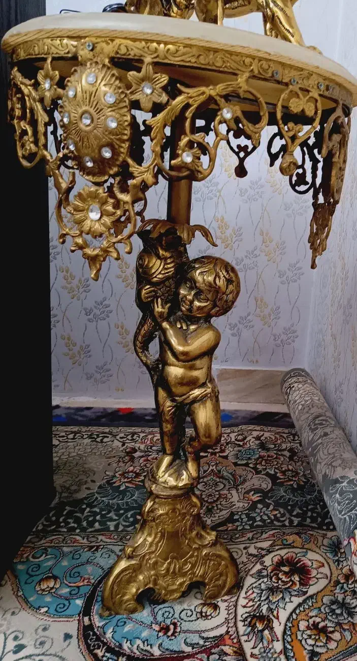 میزکنارسالنی برنجی|مبلمان خانگی و میز عسلی|رباط‌کریم, نصیرشهر|دیوار