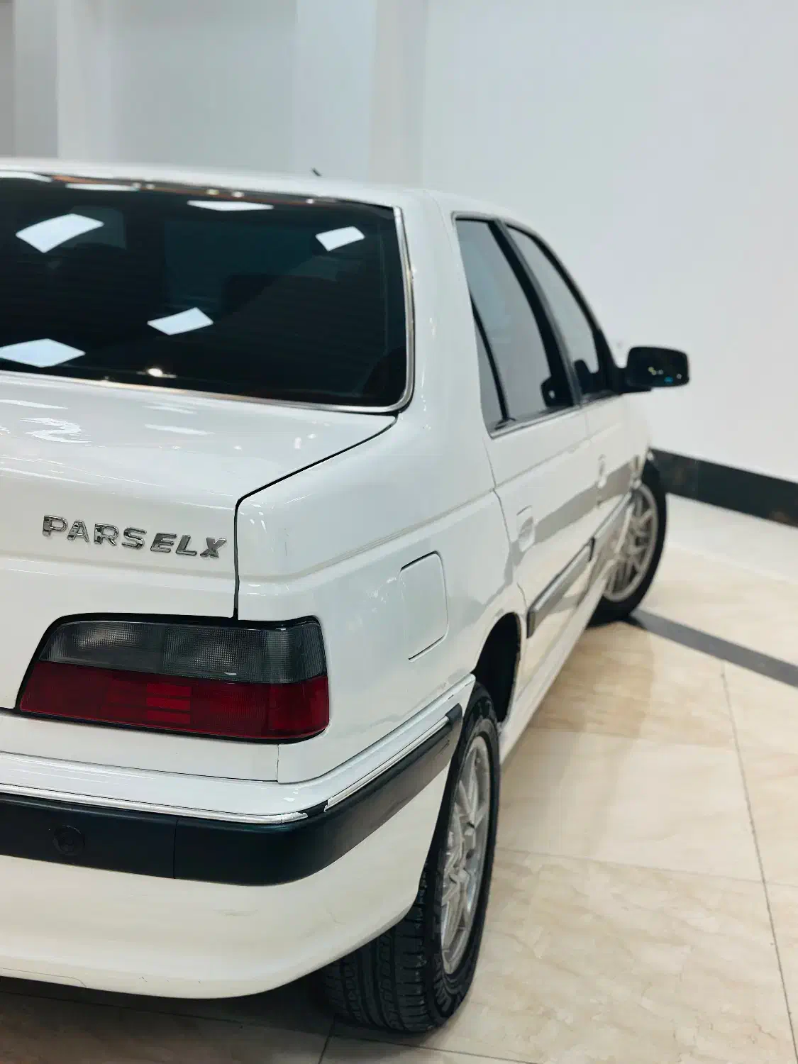 پارس elx ماشین فوق دور رنگ بوده و بینظیر می باشد|خودرو سواری و وانت|ارومیه, |دیوار