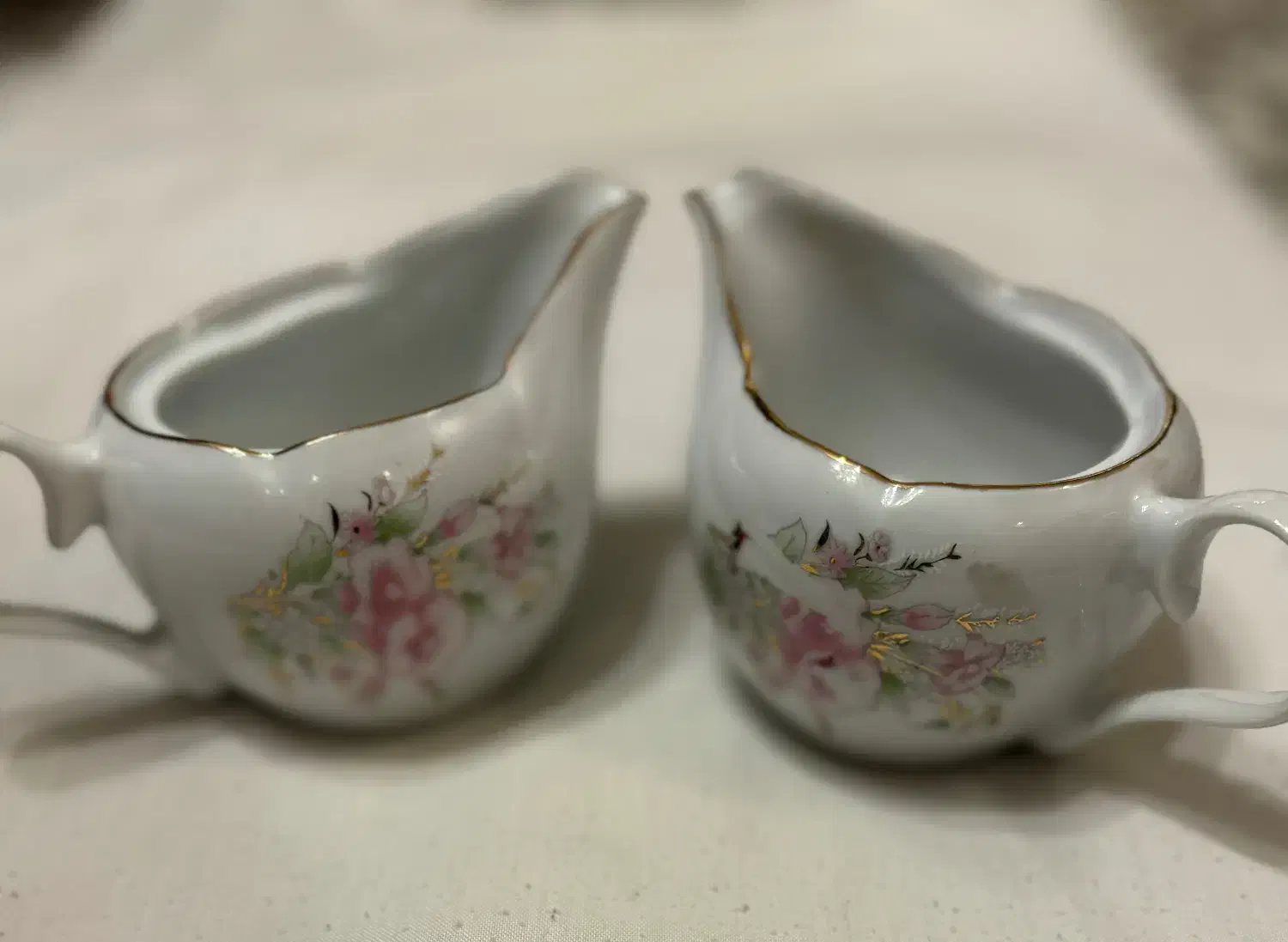 ظرف چاشنی|کلکسیون اشیاء عتیقه|تهران, نیروی هوایی (پیروزی)|دیوار