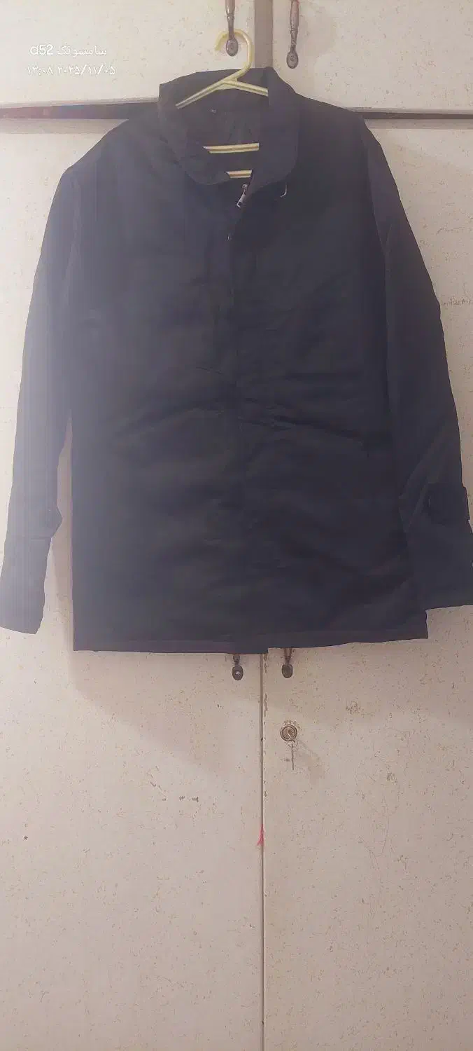 کاپشن|لباس|مسجد سلیمان, |دیوار