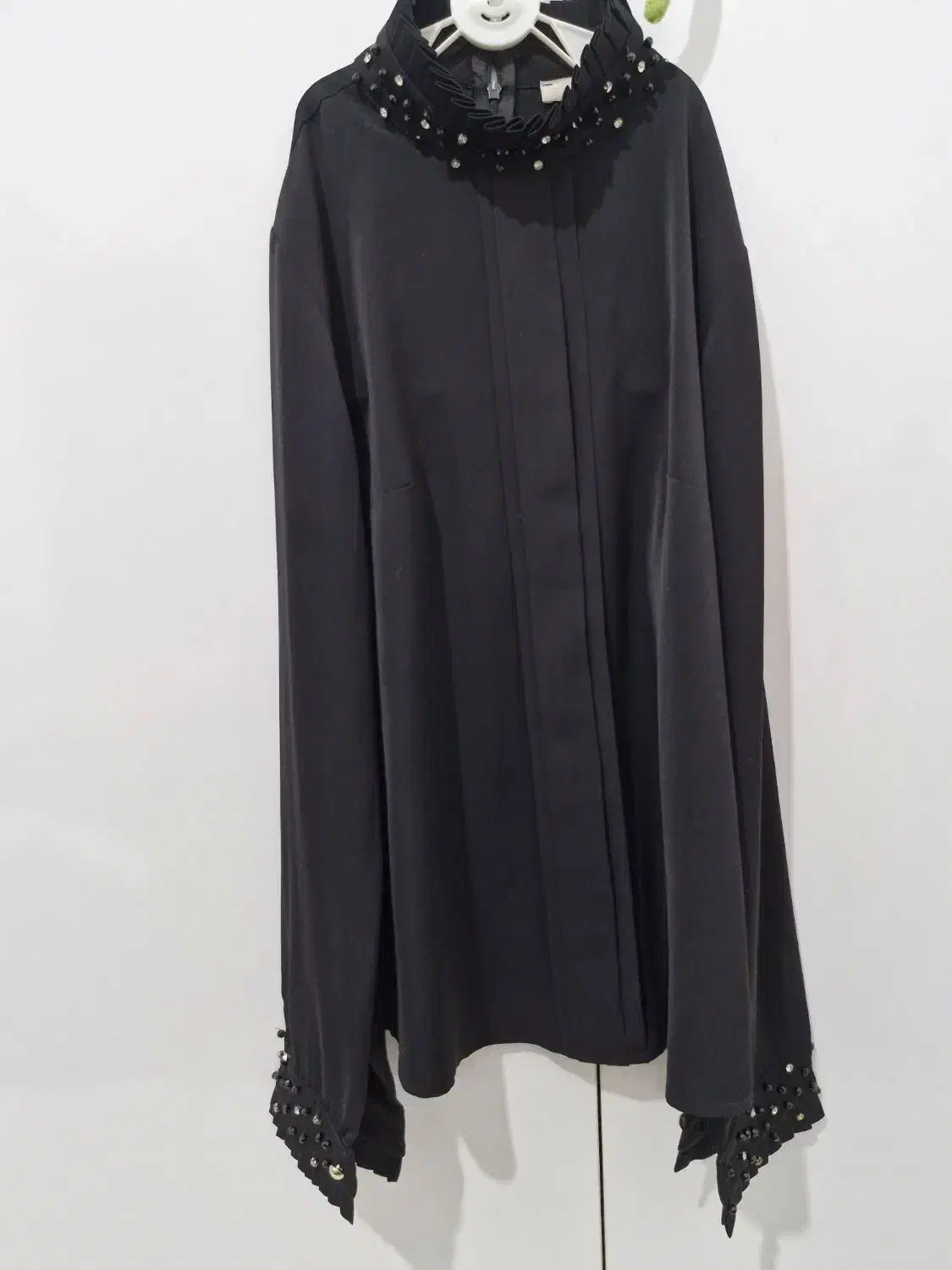 پالتو|لباس|زابل, |دیوار