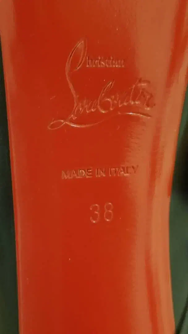 توافقی|کیف، کفش، کمربند|بومهن, |دیوار