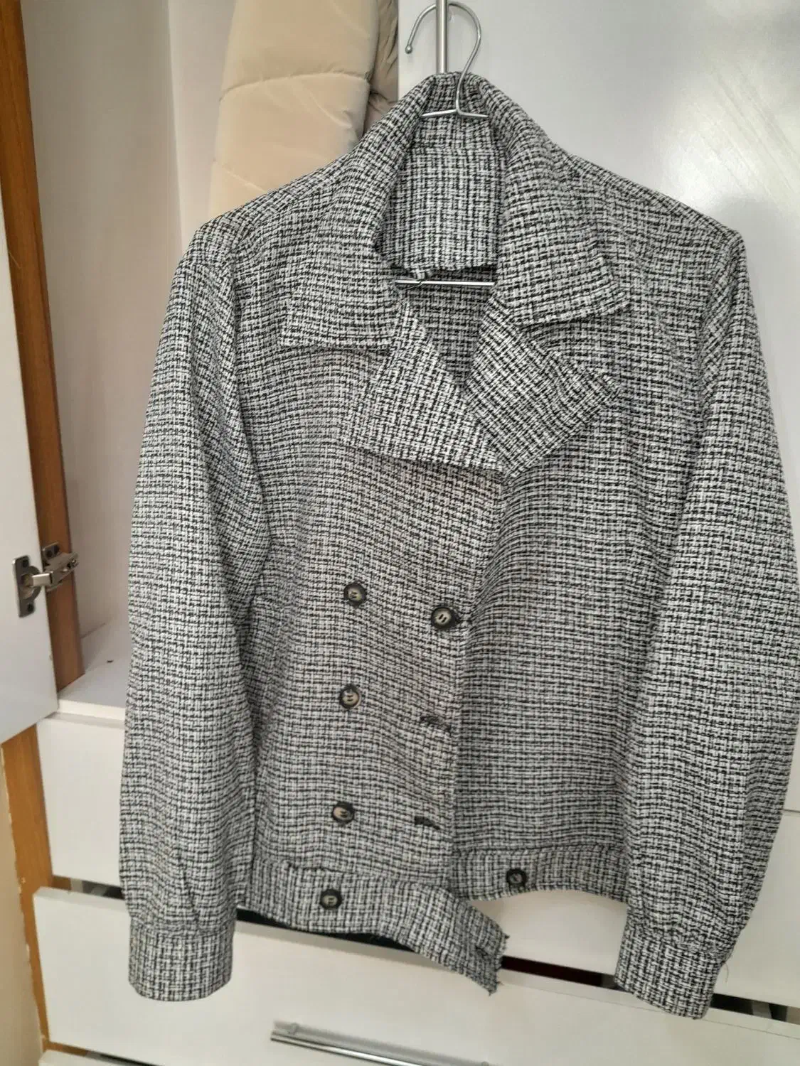 لباس زنانه|لباس|گلبهار, شهر جدید گلبهار|دیوار