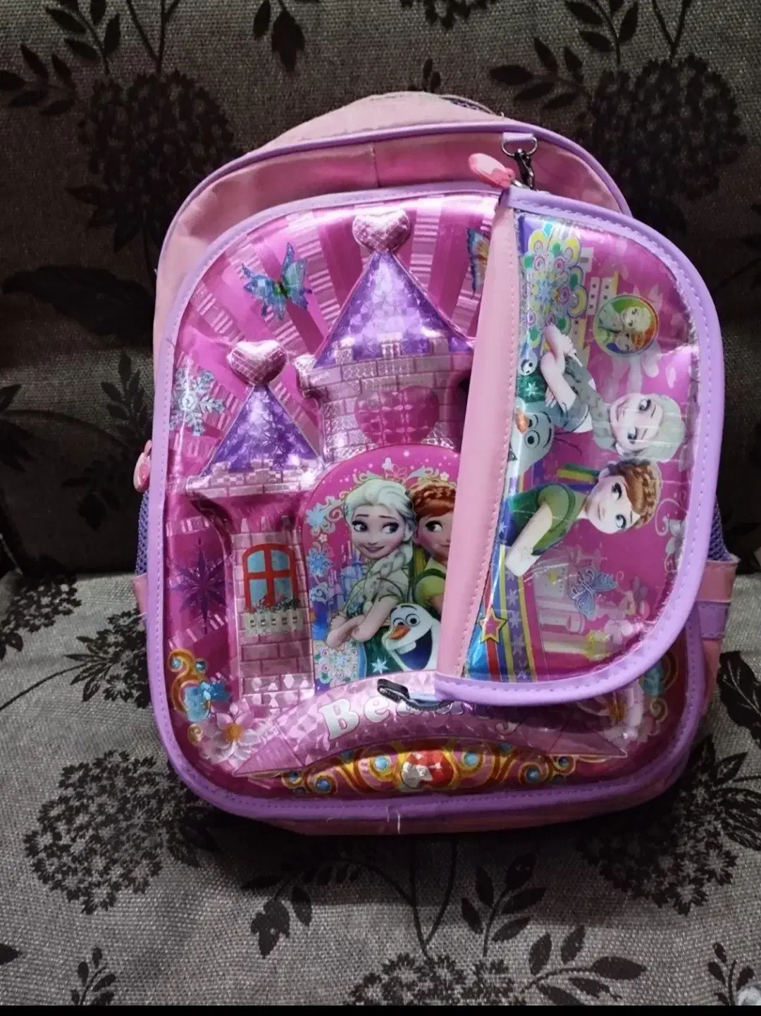 کیف مدرسه|کیف، کفش، کمربند|مشهد, طلاب|دیوار