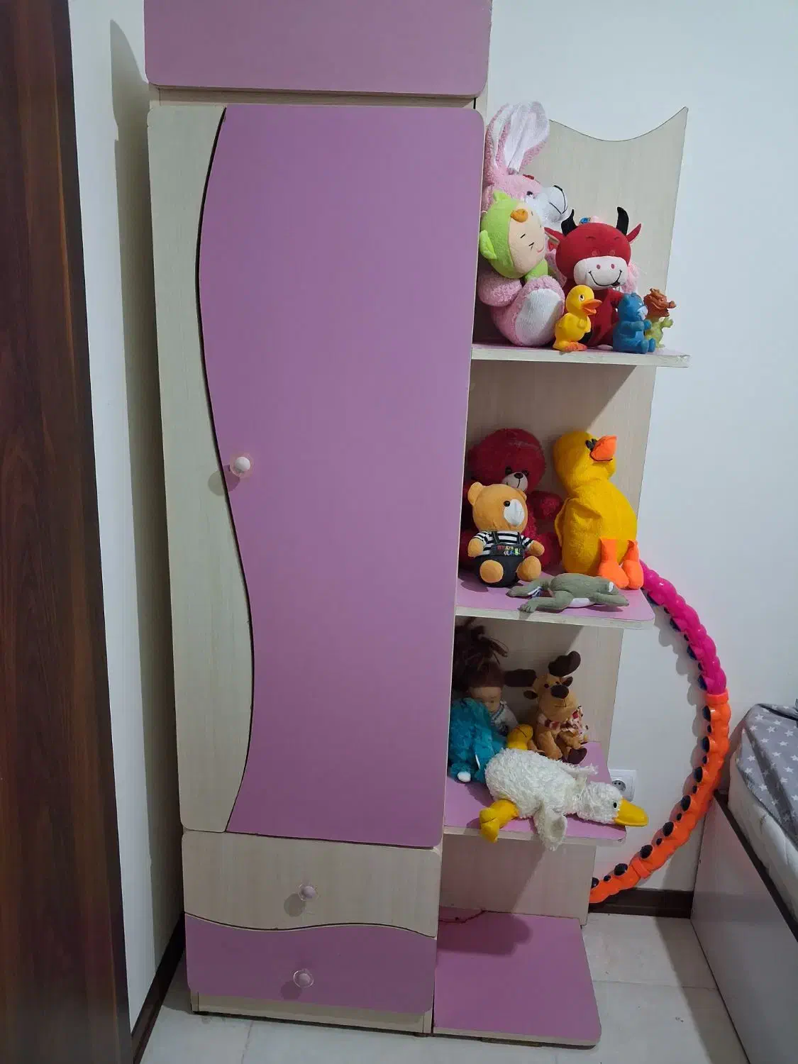 کمد بچه عروسک و کالسکه همه باهم پانصد و پنجاه|اسباب و اثاث بچه|پرند, فاز ۶|دیوار