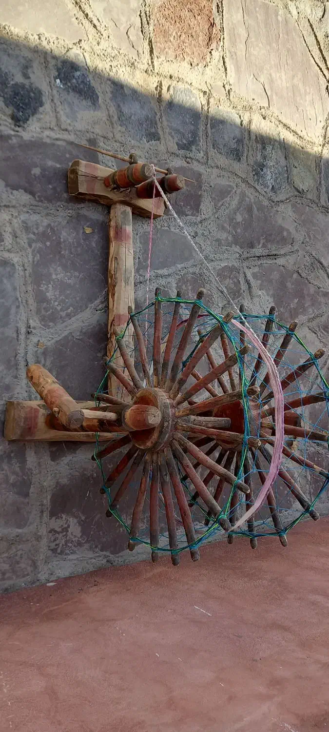 چرخ ریسندگی سنتی|کلکسیون اشیاء عتیقه|بیرجند, |دیوار