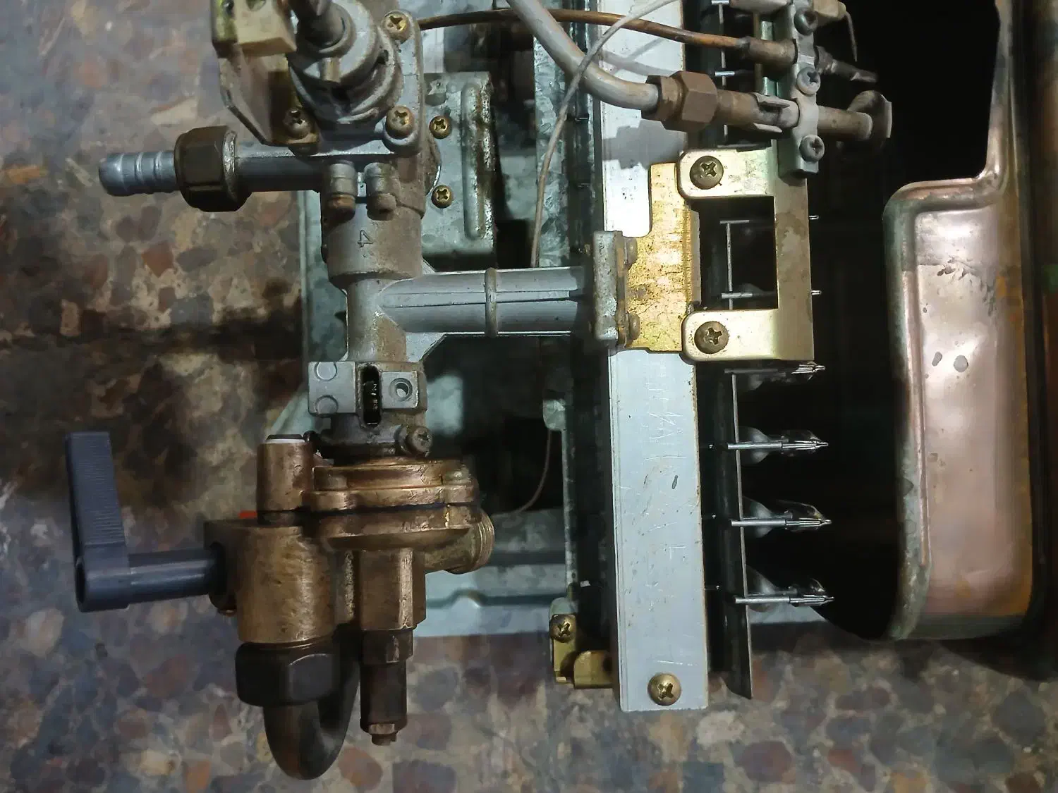 فروش آبگرمکن دیواری بوتان|آبگرمکن، پکیج، شوفاژ|شاهرود, |دیوار