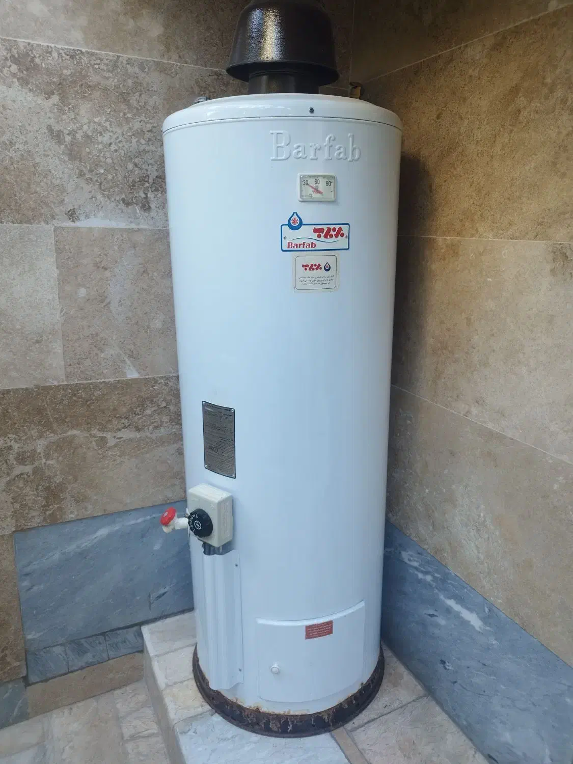 آبگرمکن ایستاده در حد|آبگرمکن، پکیج، شوفاژ|بومهن, |دیوار