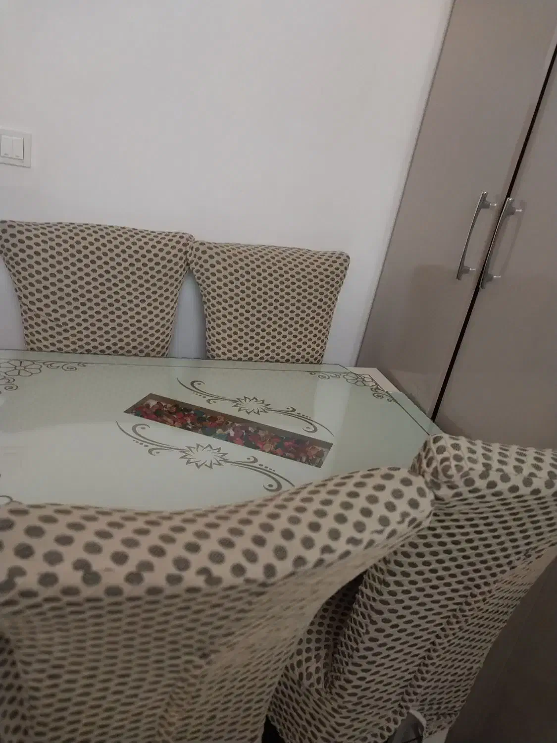 میز غذاخوری|میز و صندلی غذاخوری|اردبیل, |دیوار