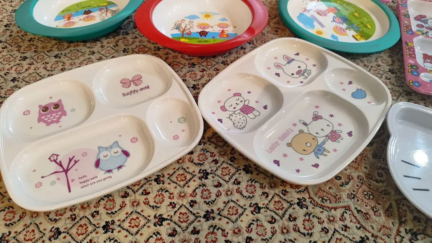 تعدادی ظروف غذای کودک نو و در حد نو|ظروف نگهدارنده، پلاستیکی، یک‌بارمصرف|کرج, عظیمیه|دیوار