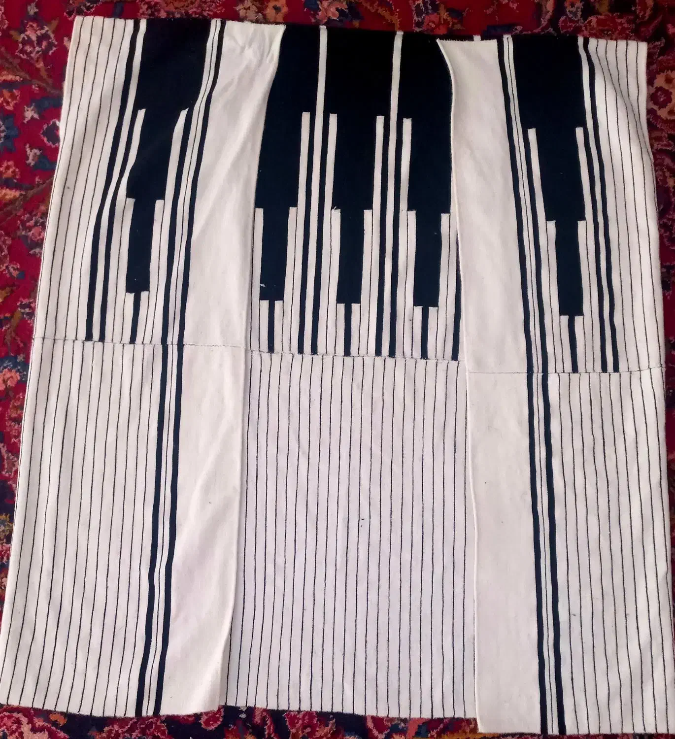 چوقا کیارسی بافت بختیاری|لباس|بازفت, |دیوار