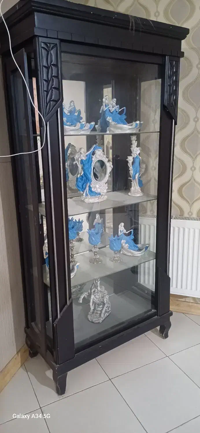 بوفه|بوفه، ویترین، کنسول|صدرا-فارس, فاز ۱|دیوار