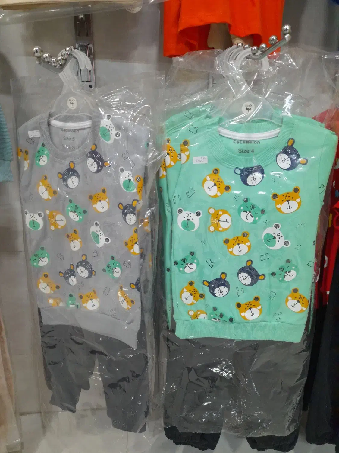 لباس کودک سایز ۴ ۵ ۶ عمده|کفش و لباس بچه|رشت, معلم|دیوار