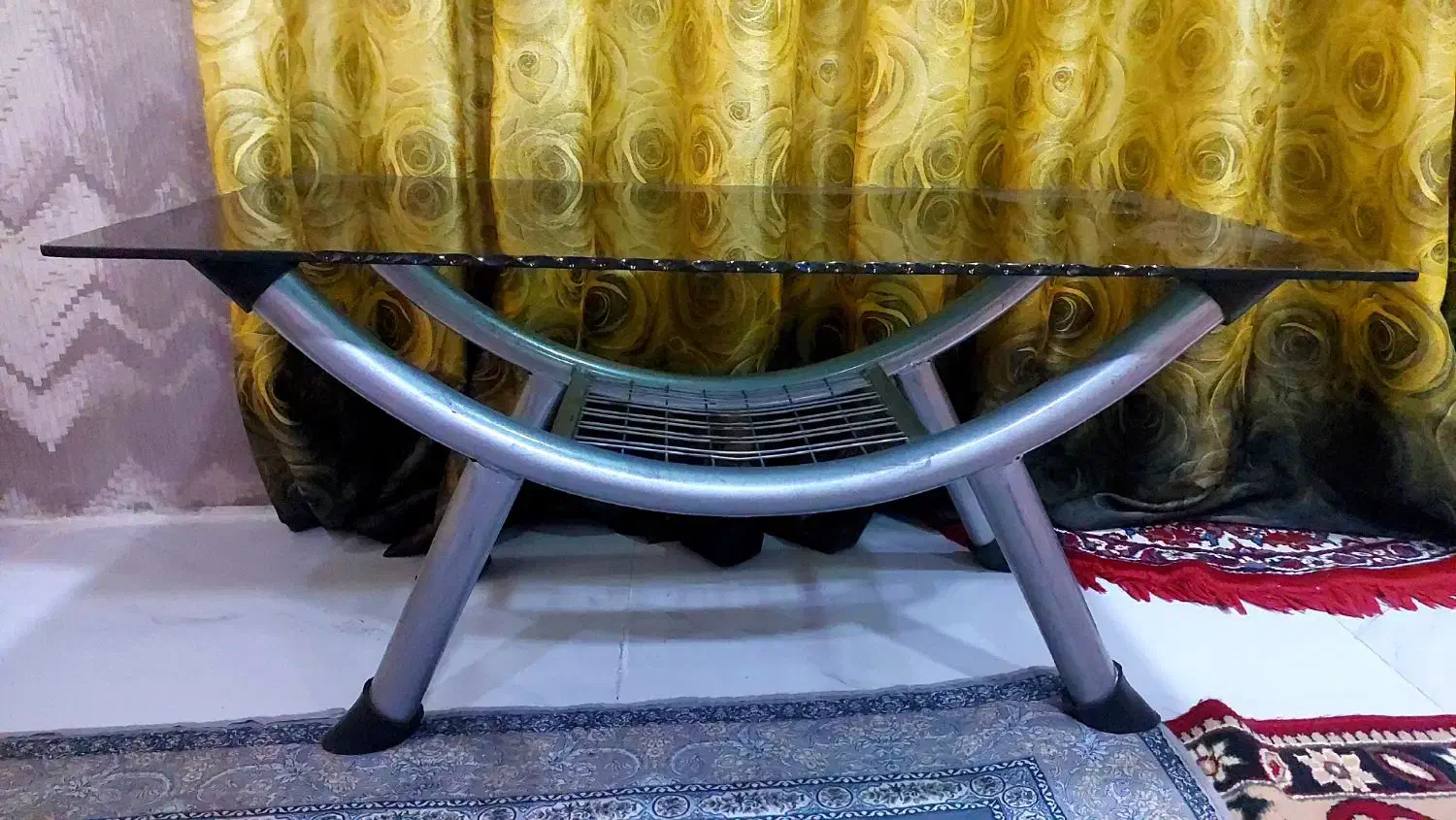 میز جلو مبلی تازه خرید شده|مبلمان خانگی و میز عسلی|مسجد سلیمان, |دیوار