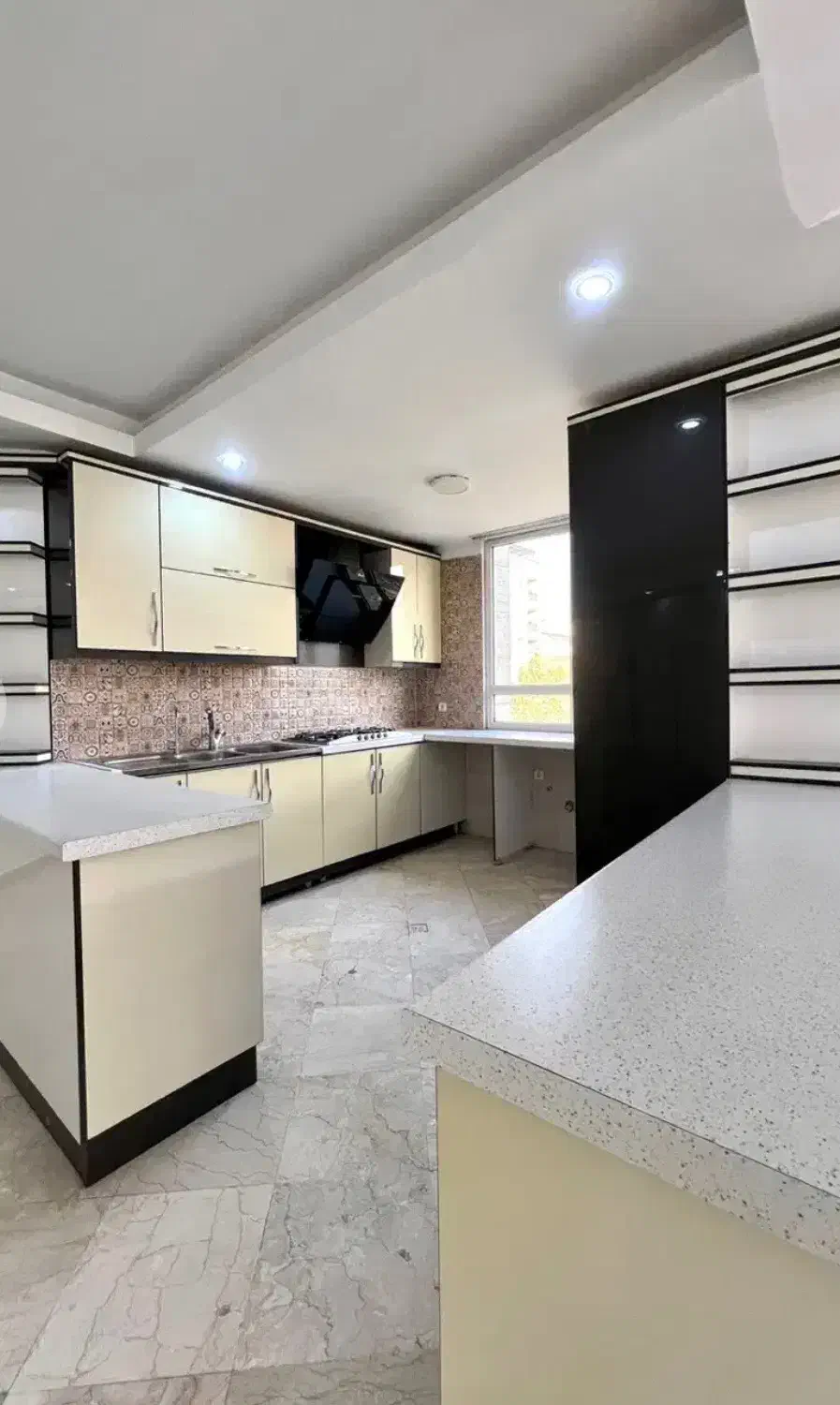 ۱۶۰ متر ۳ خواب ۲ پارکینگ سندی/ مدائن