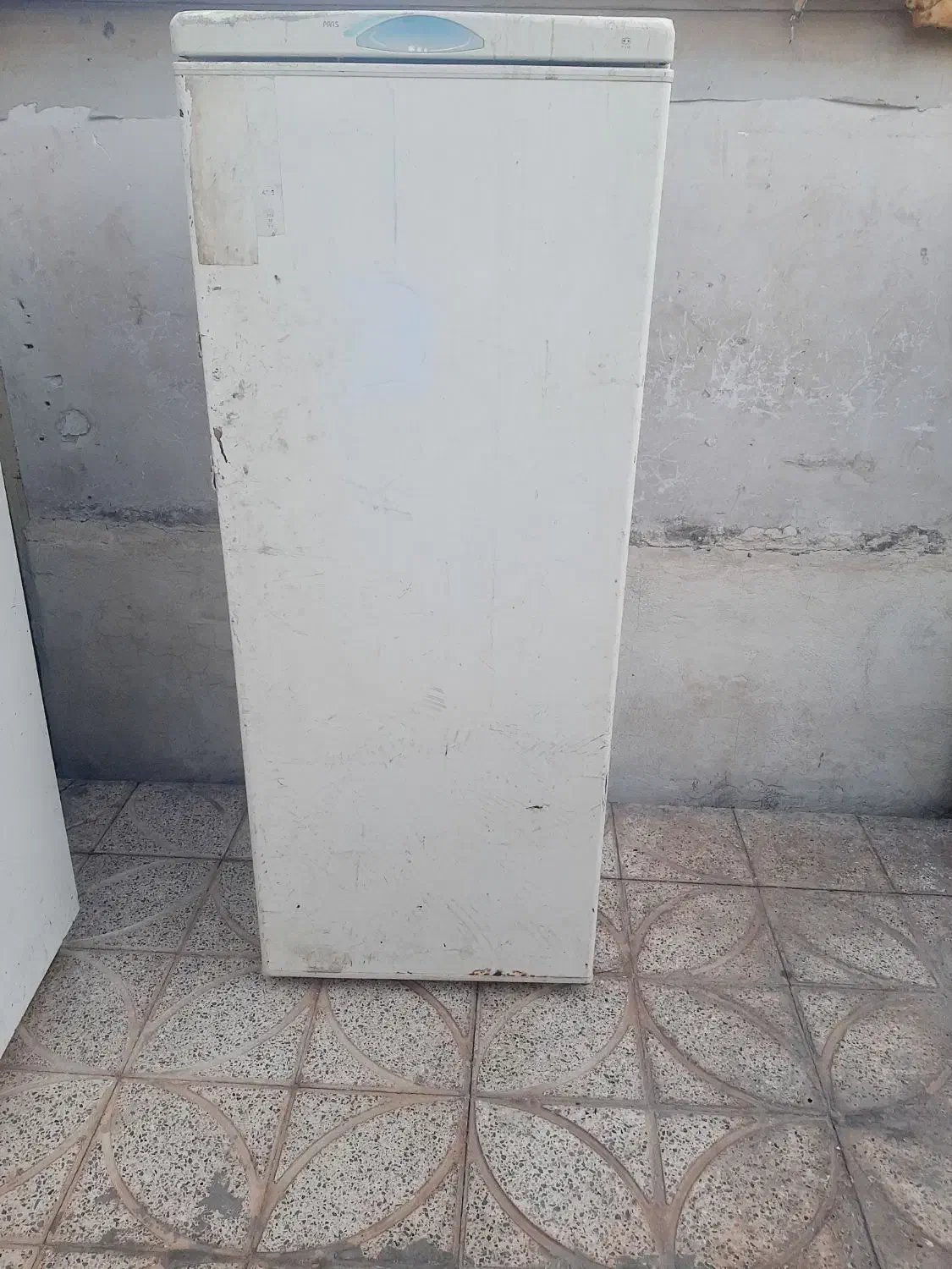 یخچال. کمد. آب گرمکن.|آبگرمکن، پکیج، شوفاژ|بم, |دیوار