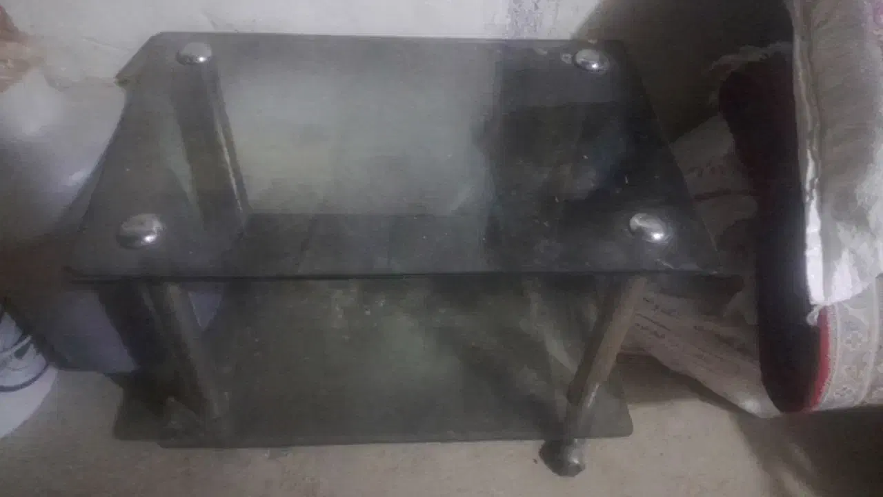 دیجیتال در حد نو با میز تلویزیون  قیمت 1500|تلویزیون و پروژکتور|سنقر, |دیوار