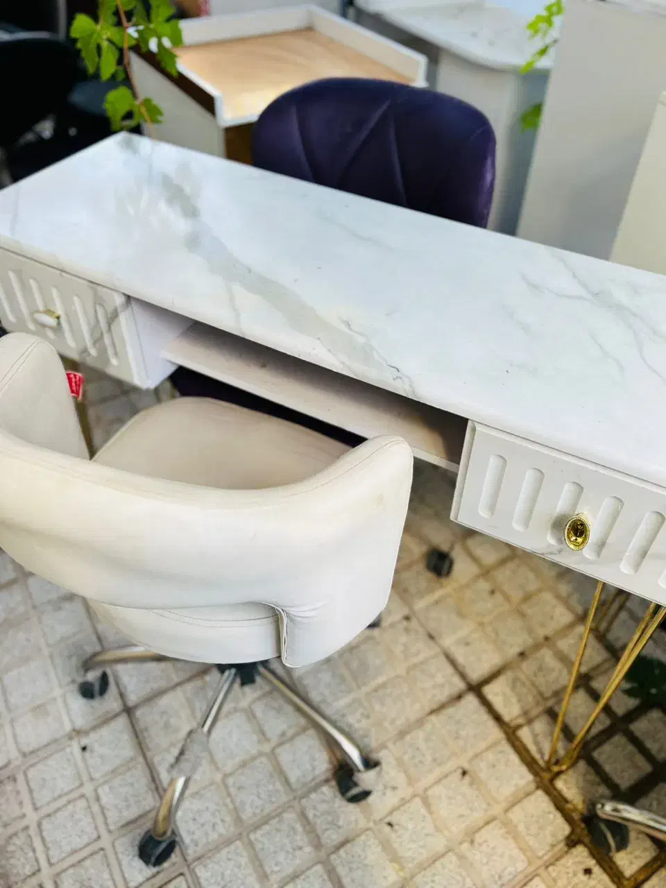 تجهیزات سالنی|آرایشگاه و سالن‌های زیبایی|کرمان, |دیوار