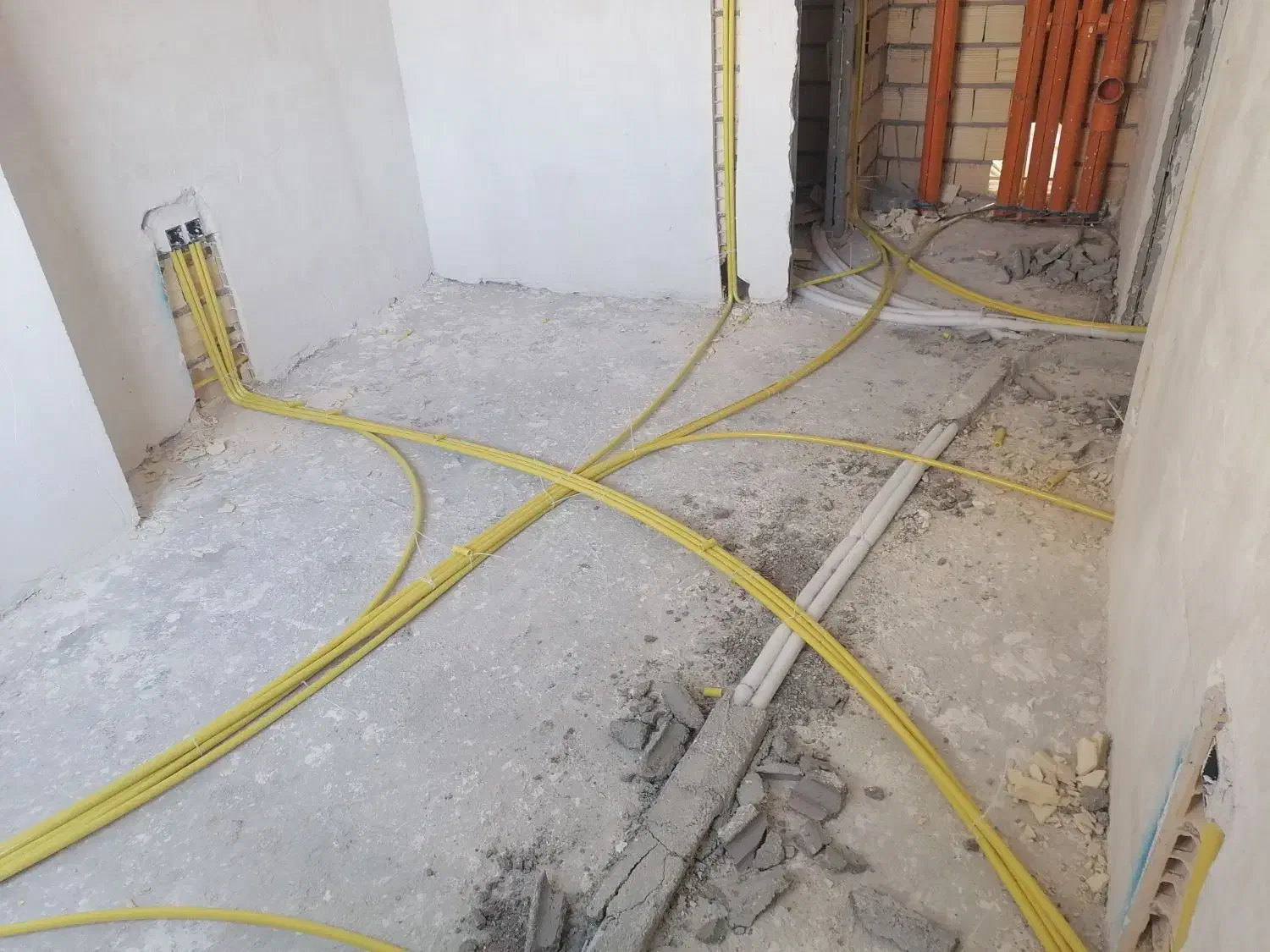 برق کشی ساختمان و نورپردازی و تعمیرات|خدمات پیشه و مهارت|شیراز, میانرود|دیوار