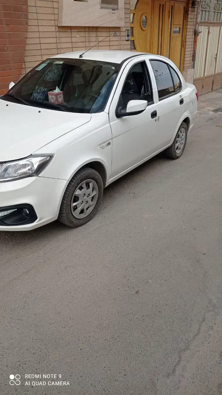 ماشین ساینا۱۴۰۴|خودرو سواری و وانت|لنجان, |دیوار