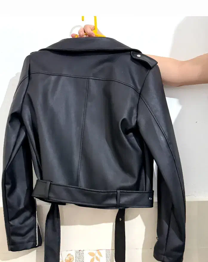 کت تک چرم|لباس|دزفول, |دیوار