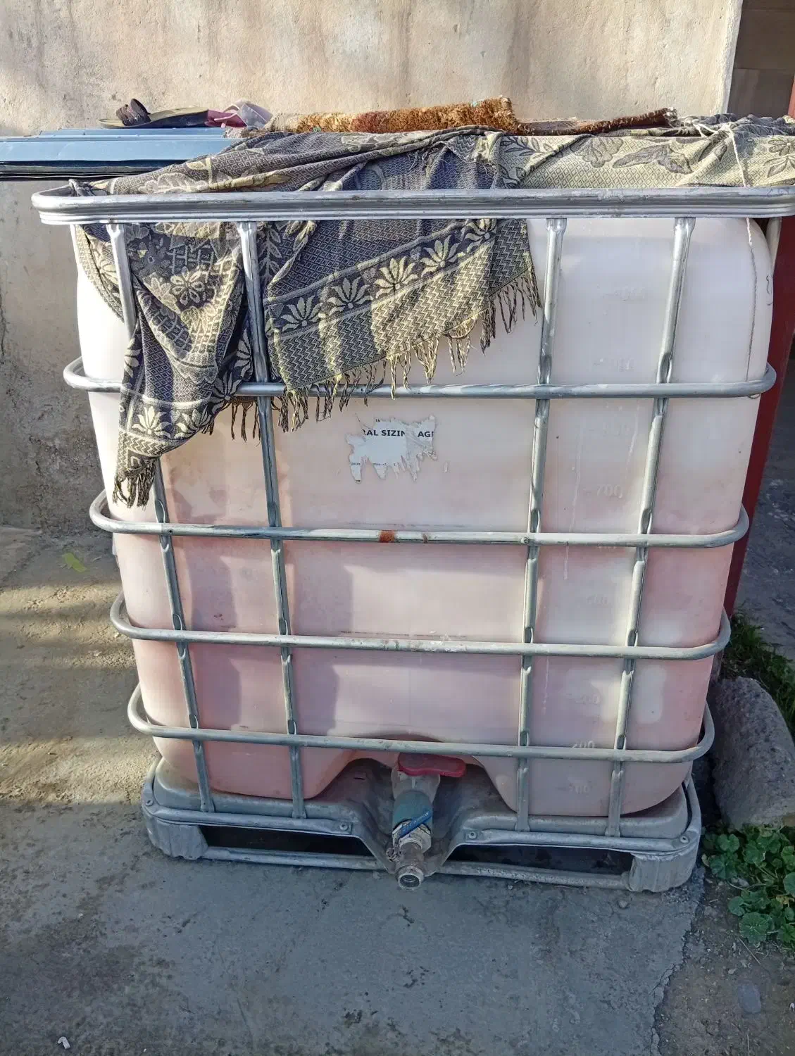 تانکر1000لیتری|ظروف نگهدارنده، پلاستیکی، یک‌بارمصرف|آق قلا, |دیوار