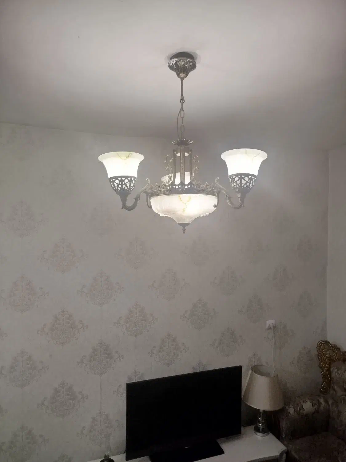 لوستر|لوستر و چراغ آویز|اسلام‌شهر, شهرک امام حسین (میان آباد)|دیوار