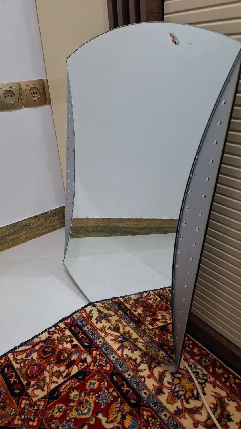 آینه قدیمی ضخیم ال ای دار روشویی|آینه|گرگان, |دیوار