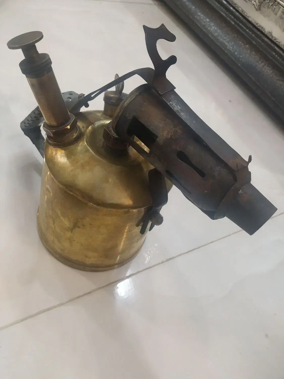 چراغ کوره ای قدیمی|کلکسیون اشیاء عتیقه|ملارد, |دیوار