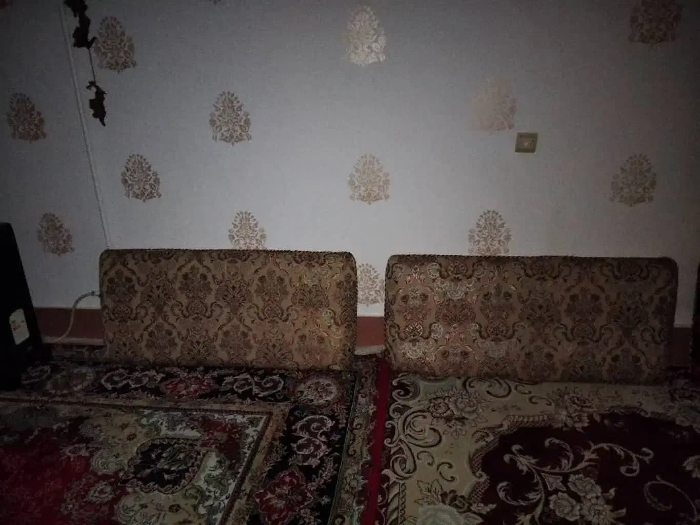 پشتی|پشتی|خرمآباد, |دیوار