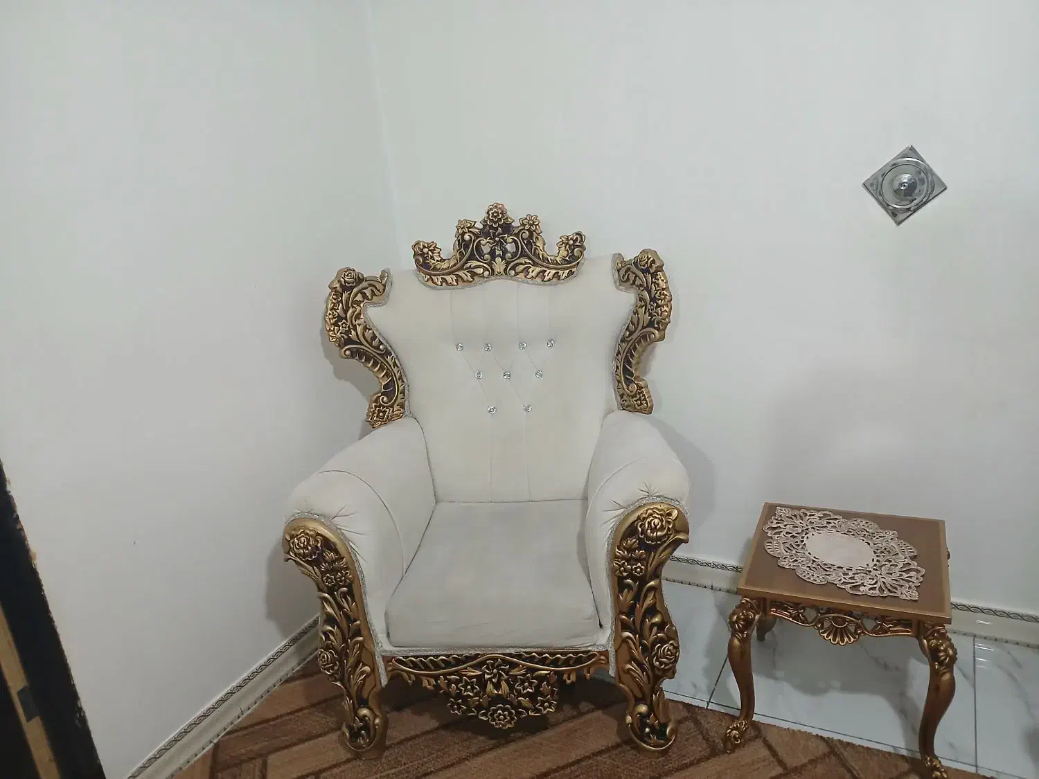 مبل چوبی در حد نو|مبلمان خانگی و میز عسلی|اردبیل, |دیوار