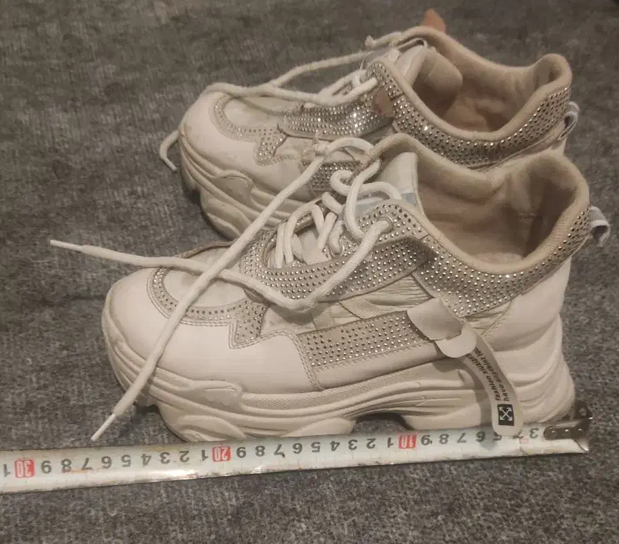 کفش کرم رنگ|کیف، کفش، کمربند|کرمانشاه, |دیوار