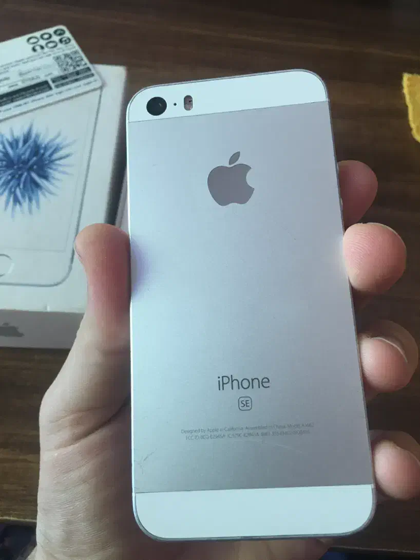 آیفون SE 64 گیگ تمیز|موبایل|قائمشهر, |دیوار