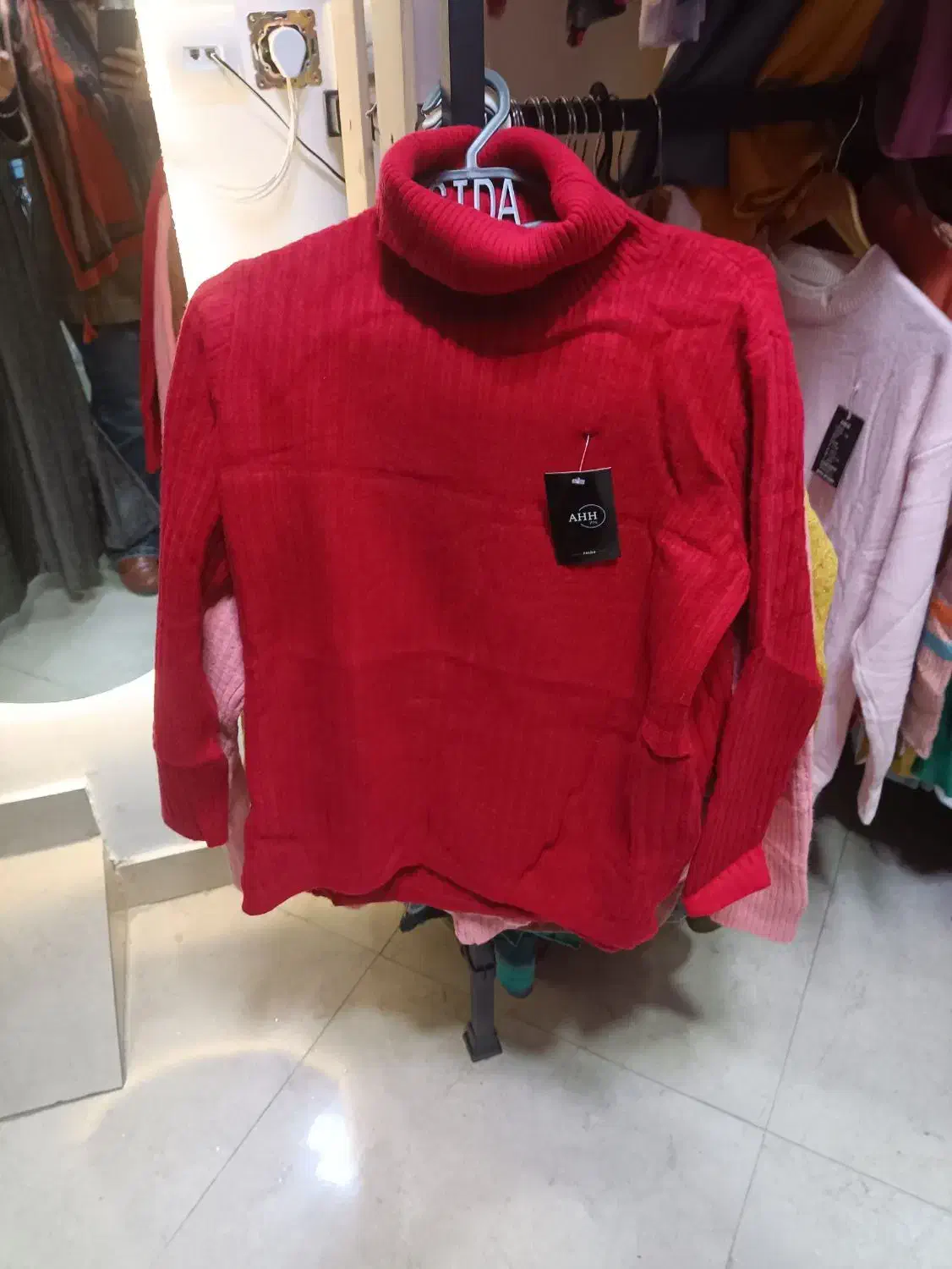 بافت با کیفیت و گرم بالا|لباس|اسلام‌‌آباد غرب, |دیوار