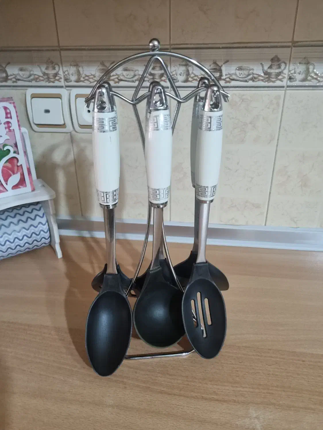 کفگیر و ملاقه|ظروف پخت‌وپز|اراک, |دیوار