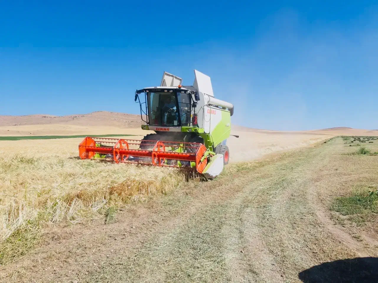 کمباین کلاس توکانو ۳۲۰|خودرو سنگین|مهاباد (آذربایجان غربی), |دیوار