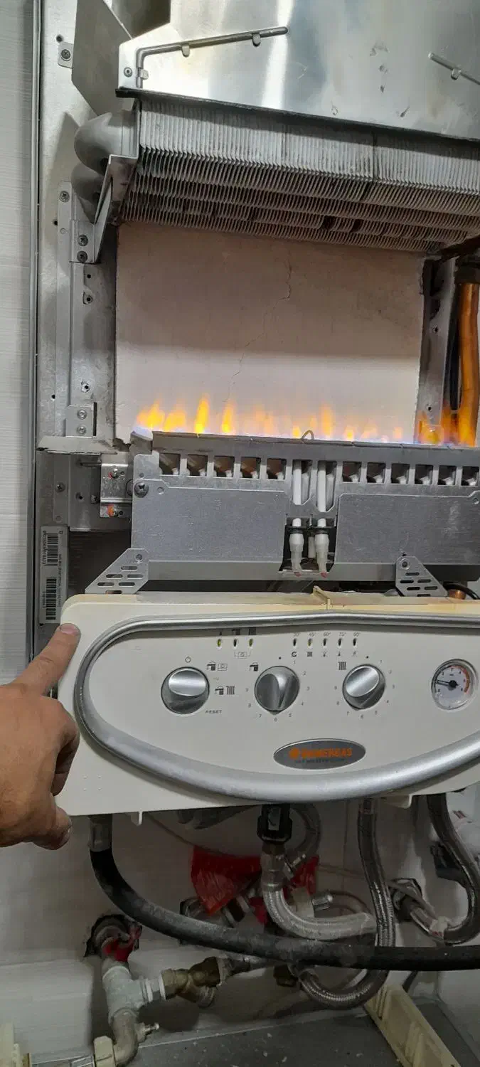 تعمیرات تخصصی پکیج و ابگرمکن دیواری بخاری کولر ابی|خدمات پیشه و مهارت|همدان, |دیوار