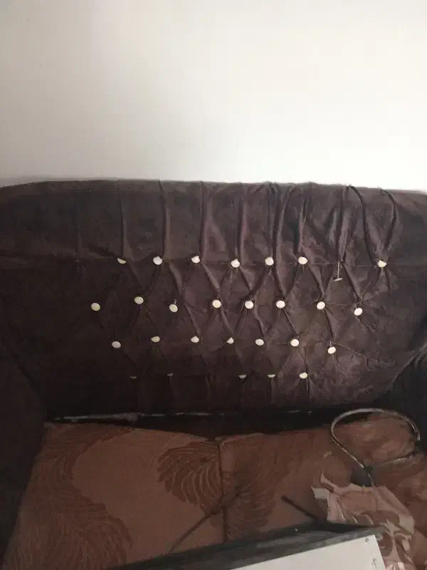 مبل سالمه اما روکش پشتی هاش  بایدعوض شه|مبلمان خانگی و میز عسلی|خشکبیجار, |دیوار