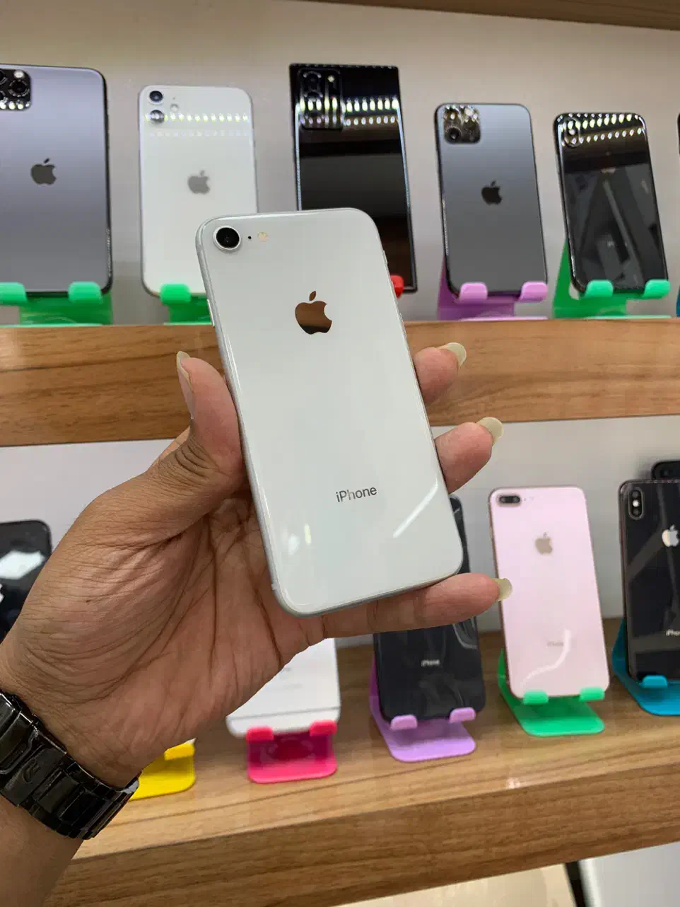 اپل iPhone 8 با حافظهٔ ۶۴ گیگابایت درحدنونو|موبایل|زنجان, |دیوار