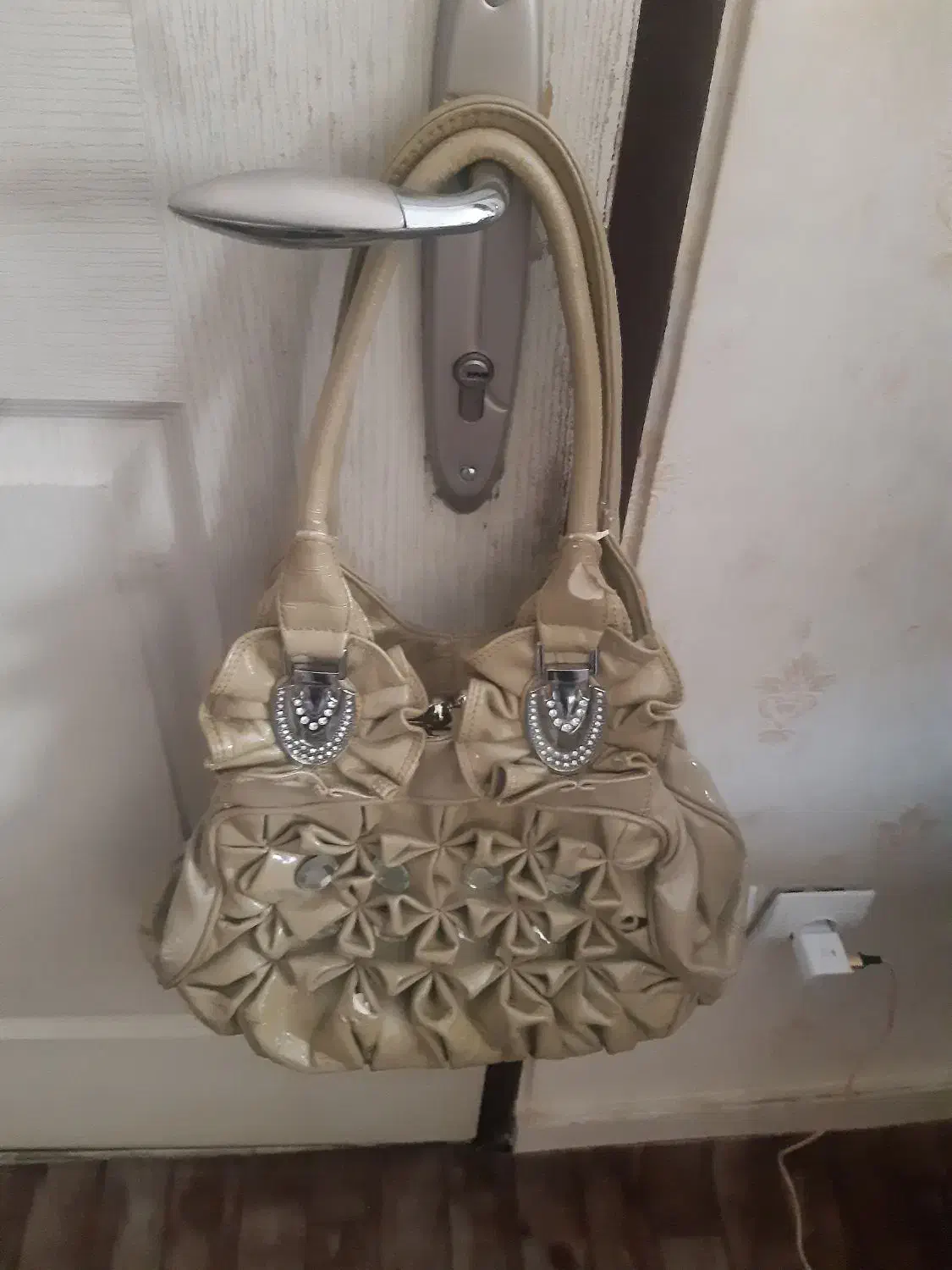 کیف مجلسی|کیف، کفش، کمربند|تبریز, |دیوار