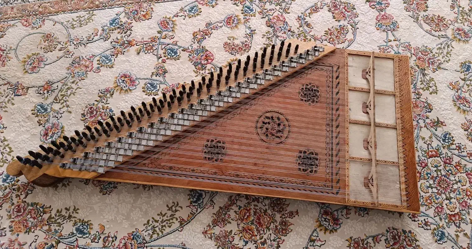 سازقانون ـ آرمان|سازهای سنتی|بوکان, |دیوار