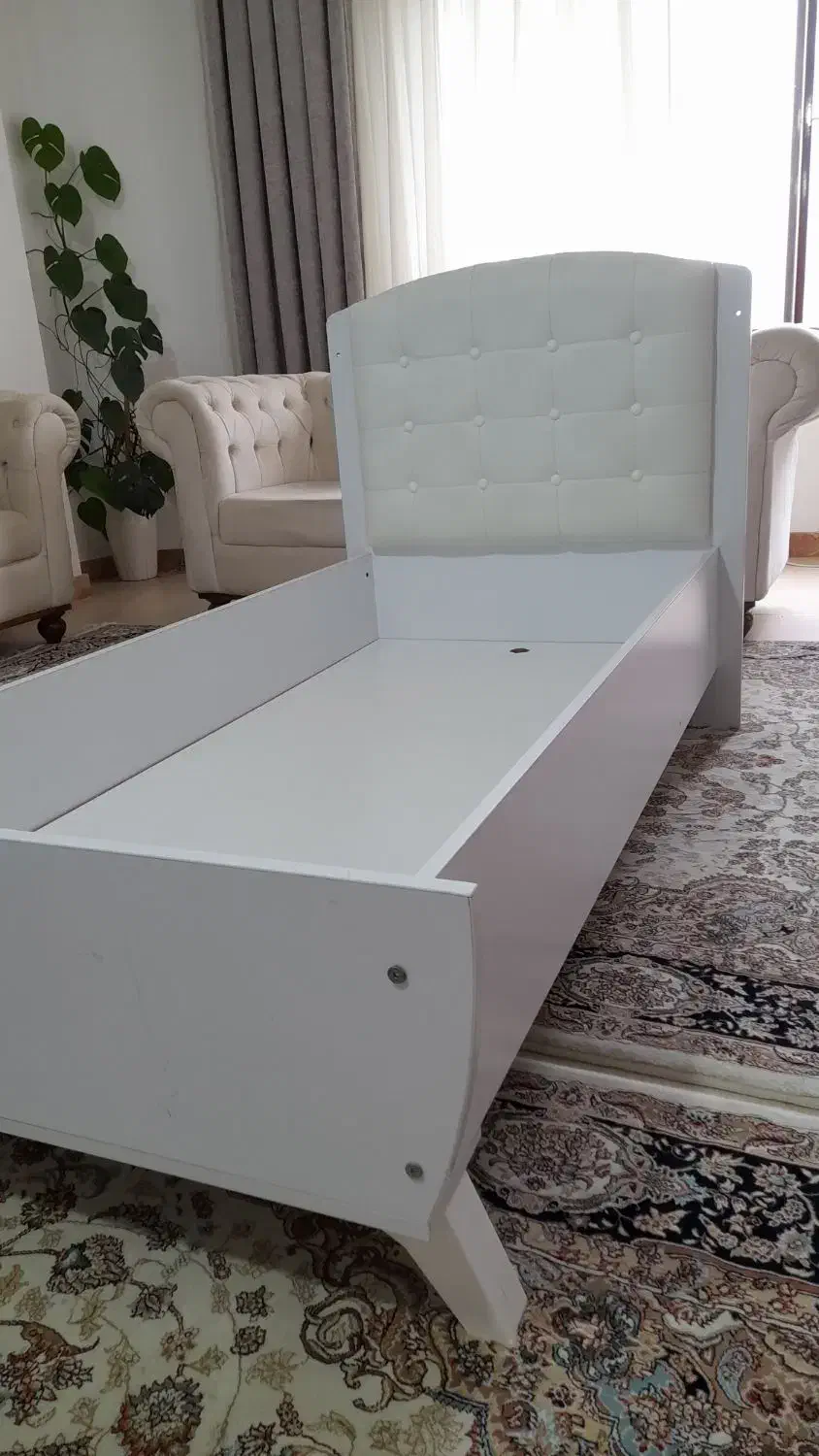 تخت نوجوان در حد نو|تخت و سرویس خواب|تالش, هشتپر|دیوار