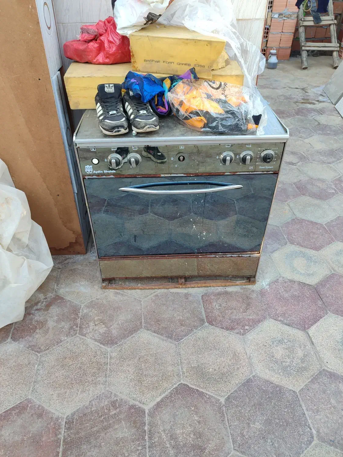 گاز و میز تلوزیون|اجاق گاز و لوازم برقی پخت‌وپز|آق قلا, |دیوار