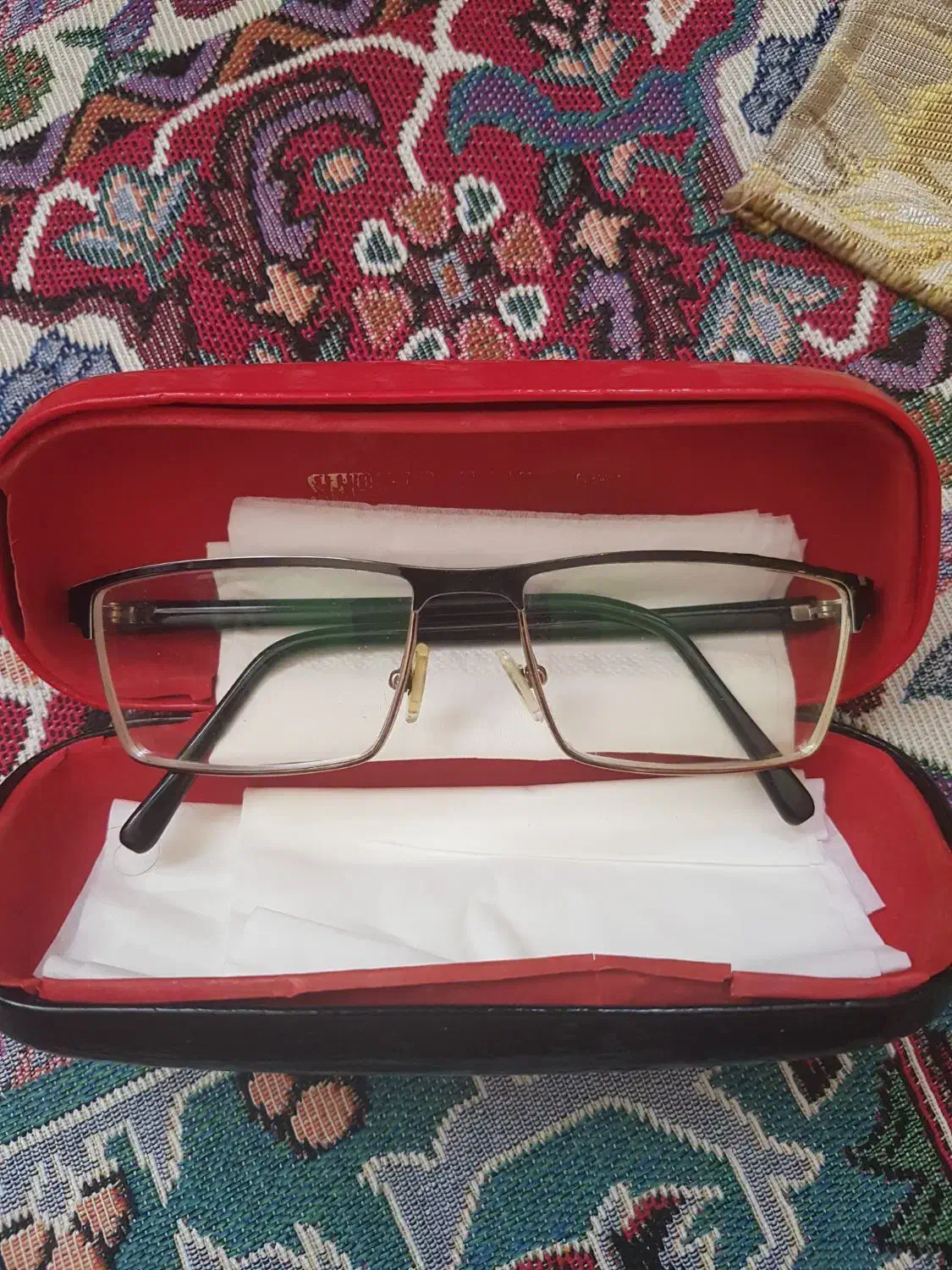 ۲ عدد فریم عینک ، یکی ray ban ، یکی طبی|زیورآلات و اکسسوری|مشهد, چهارچشمه|دیوار