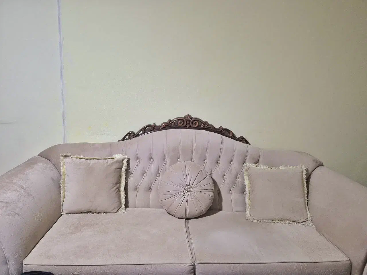 مبل ۸ نفره کرم رنگ در حد نو|مبلمان خانگی و میز عسلی|پردیس, فاز ۱۱|دیوار