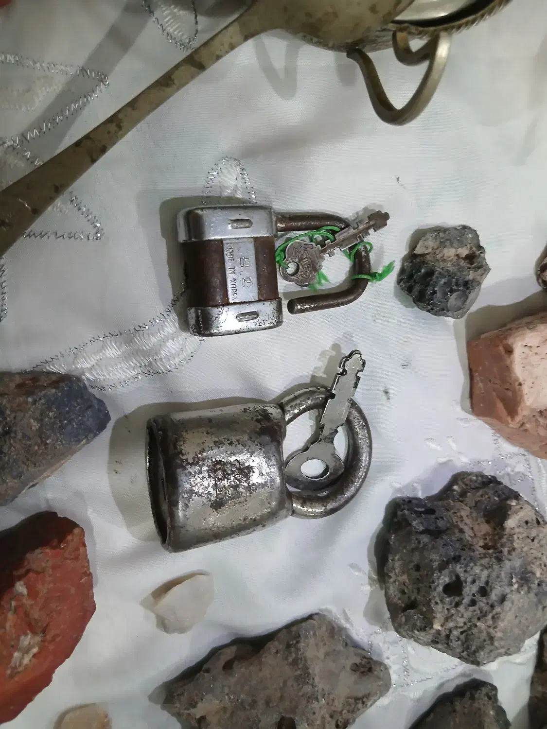 کلکسیون شخصی|کلکسیون اشیاء عتیقه|اقبالیه, |دیوار